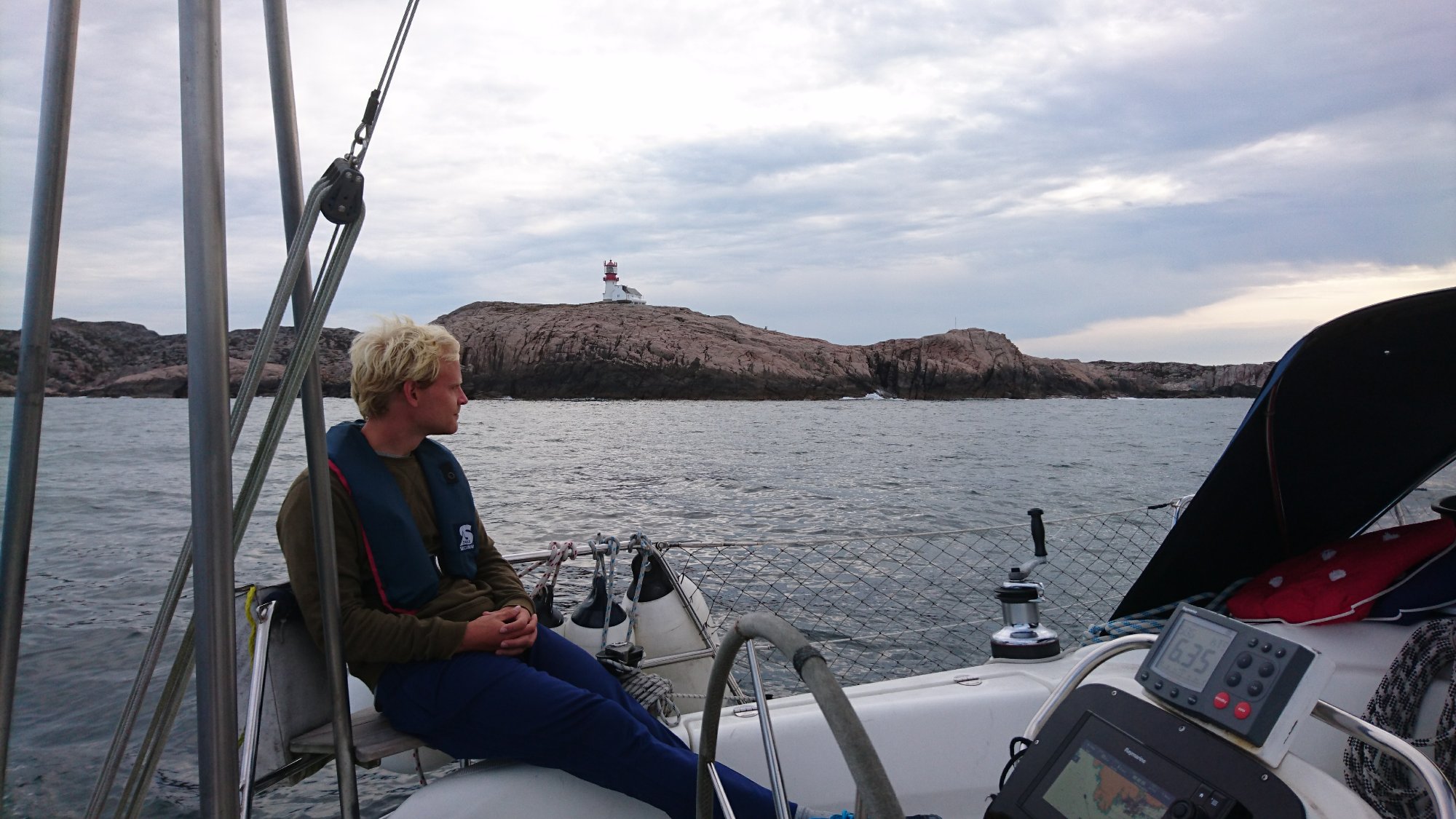 Her passerer vi fyret på Lindesnes.